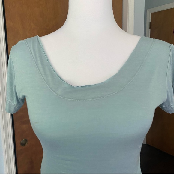 Island Importer Top Medium Pebble Blue Bangkok Jersey Rayon NWT - Picture 4 of 16